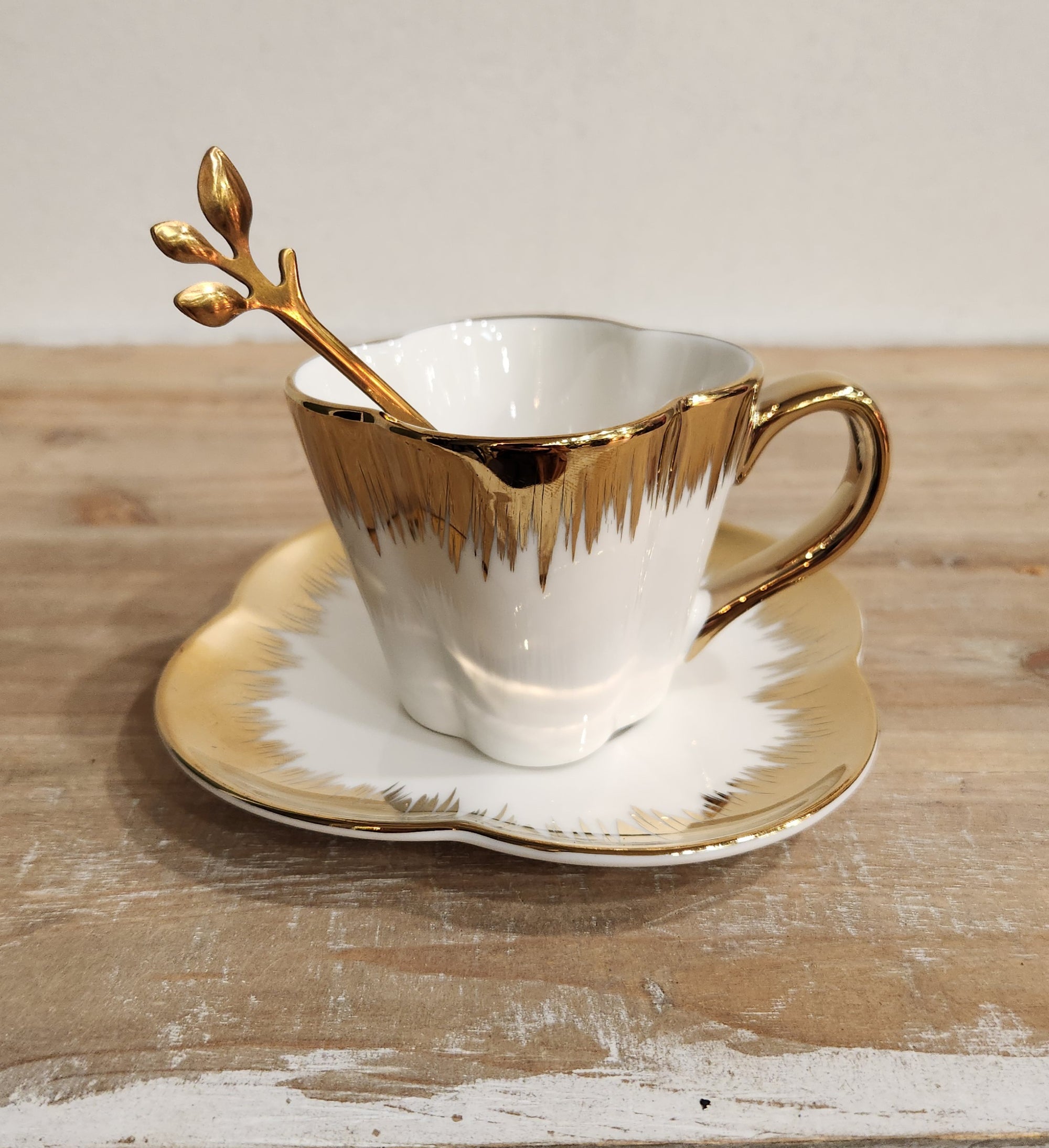 Golden Cream Tea Cup Set